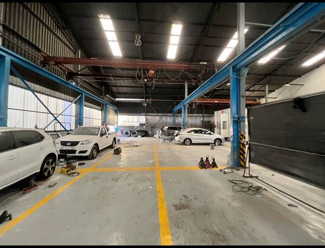 950M² WAREHOUSE TO LET IN EASTLEIGH